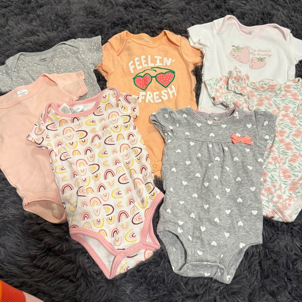 3-6 mos. Onesies. (7 in total)